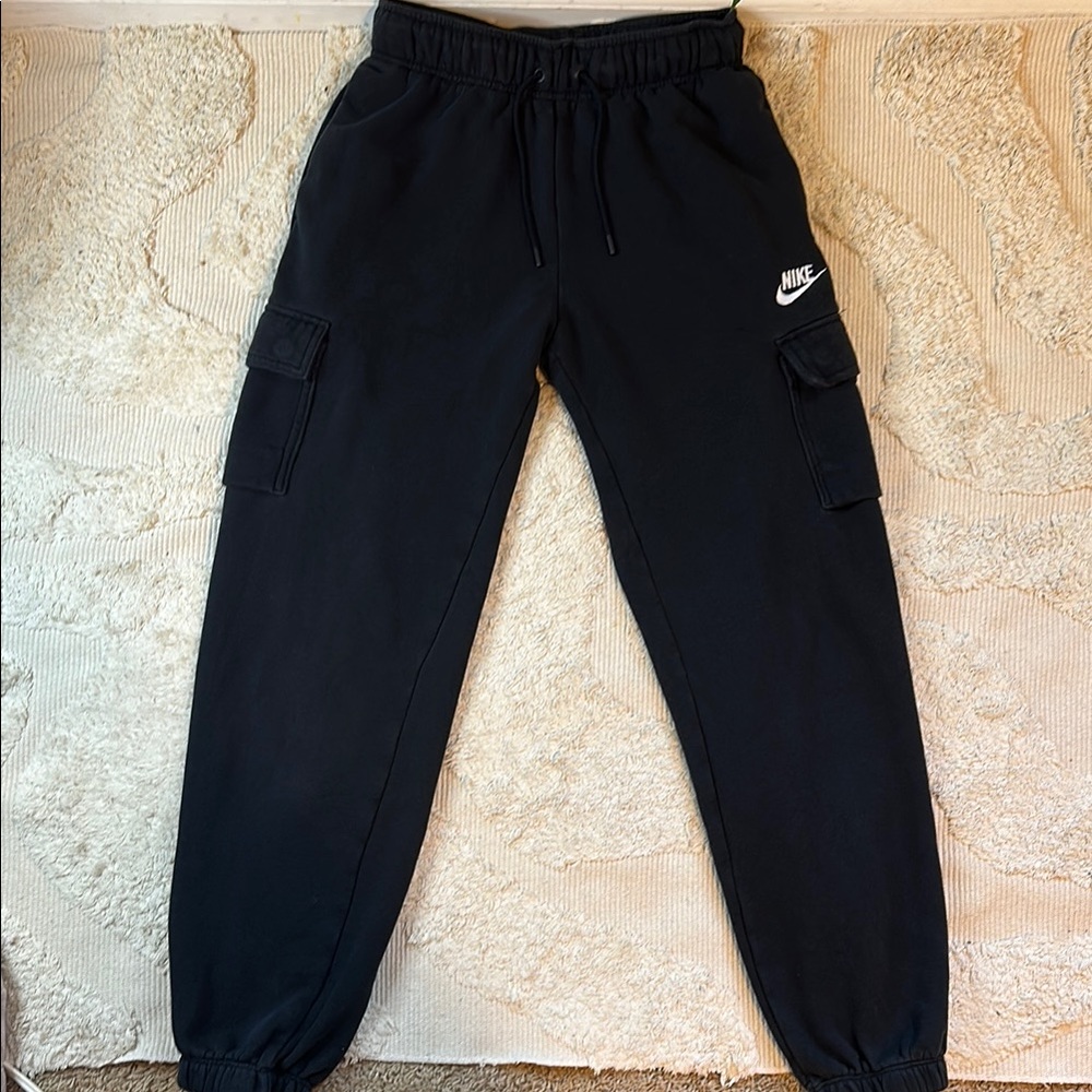 Nike Cargo Joggers